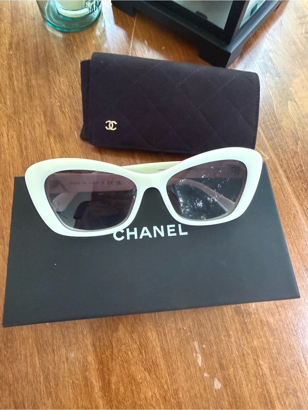 CHANEL White Cat-Eye Sunglasses with Dark Lenses